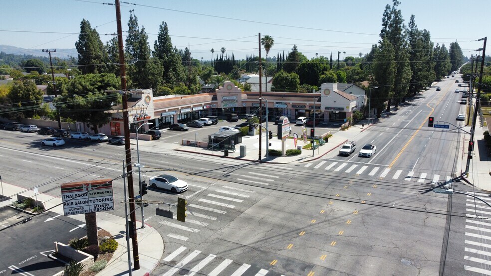 More Photos Of 7606 Fallbrook Ave, Canoga Park Unknown For Lease