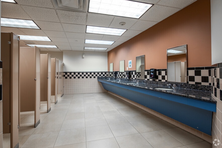 More Photos Of 135 Engineers Rd, Hauppauge Medical For Lease
