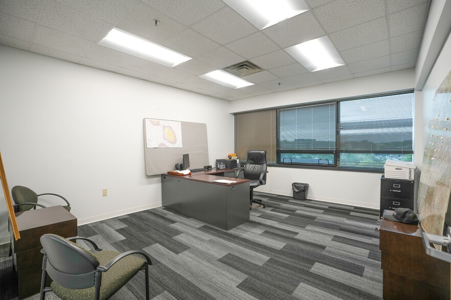 More Photos Of 120 Prosperous Pl, Lexington Office For Lease