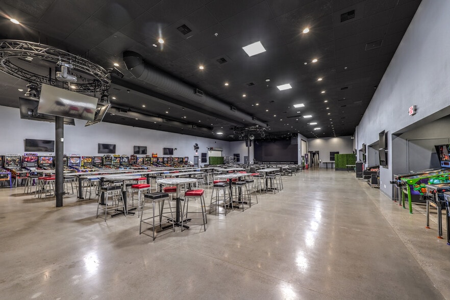 More Photos Of 5321 Cameron St, Las Vegas General Retail For Sale