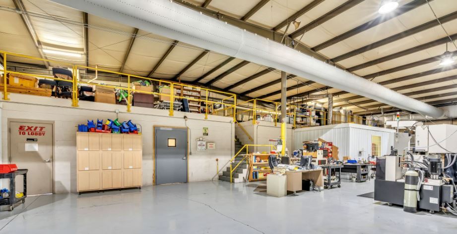 More Photos Of 106 Tennsco Dr, Dickson Warehouse For Sale