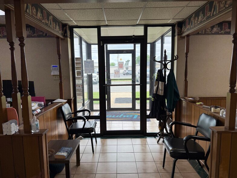 More Photos Of 2015 S Main St, Stuttgart Warehouse For Sale