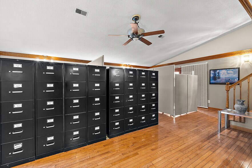 More Photos Of 18200 E 13 Mile Rd, Roseville Office For Sale