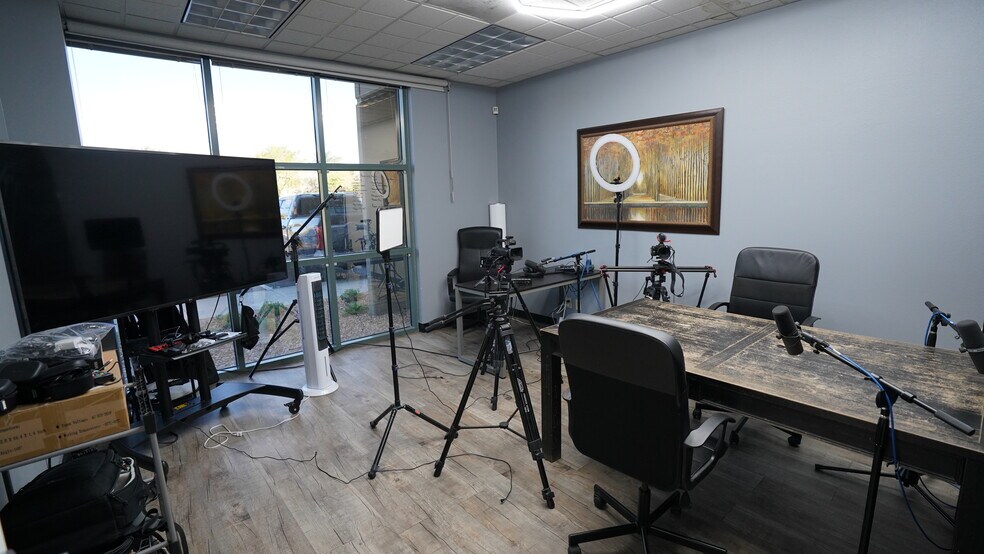 More Photos Of 731 Pilot Rd, Las Vegas Light Distribution For Lease