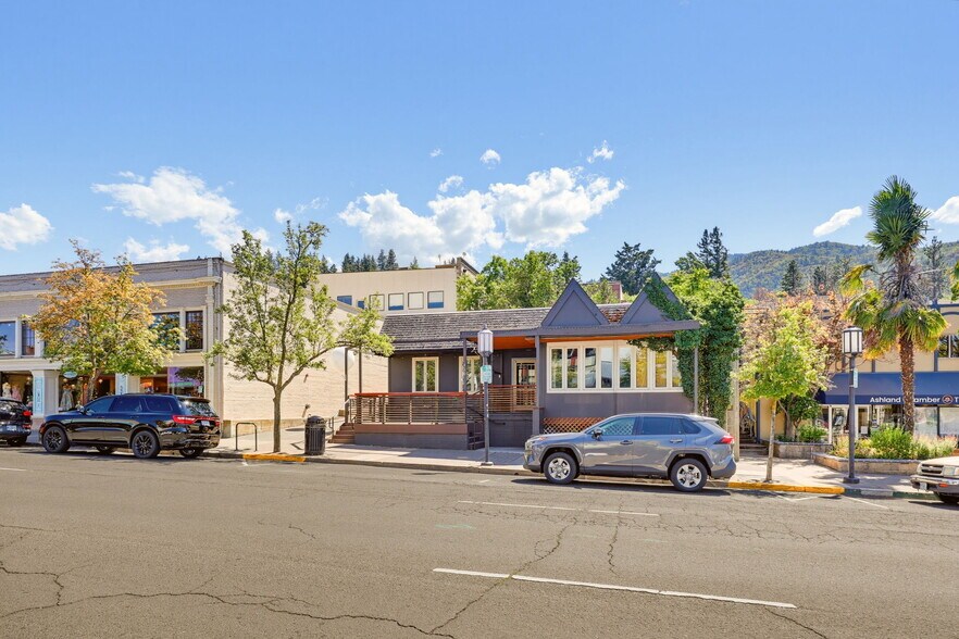 More Photos Of 120 E Main St, Ashland Freestanding For Sale