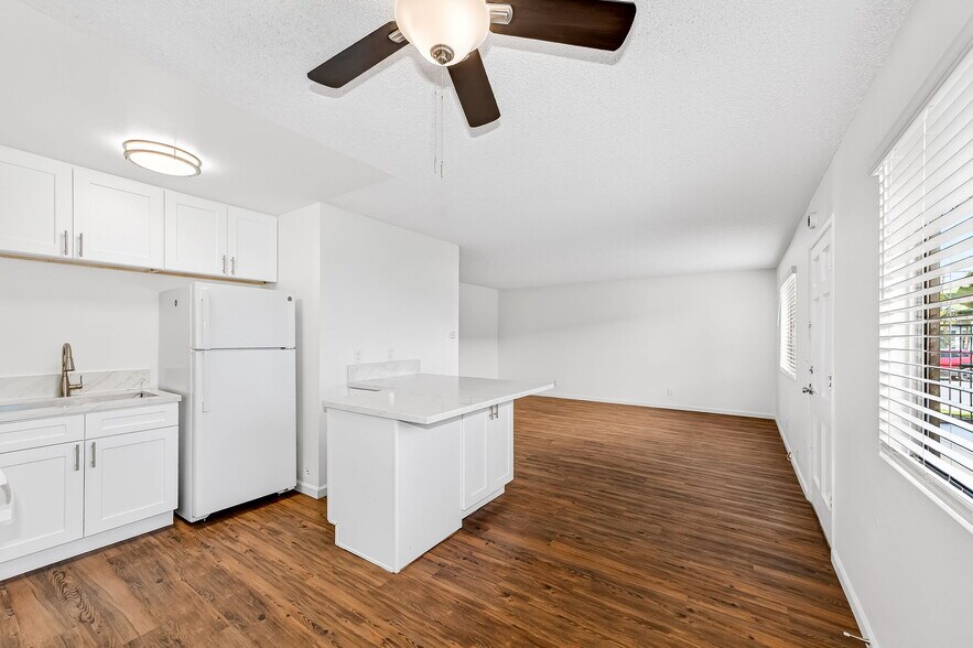 More Photos Of 4585 Felton St, San Diego Apartments For Sale
