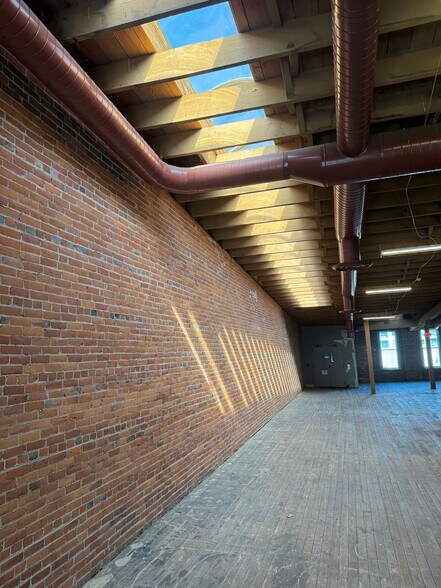 More Photos Of 126 W Columbia St, Fort Wayne Office For Lease