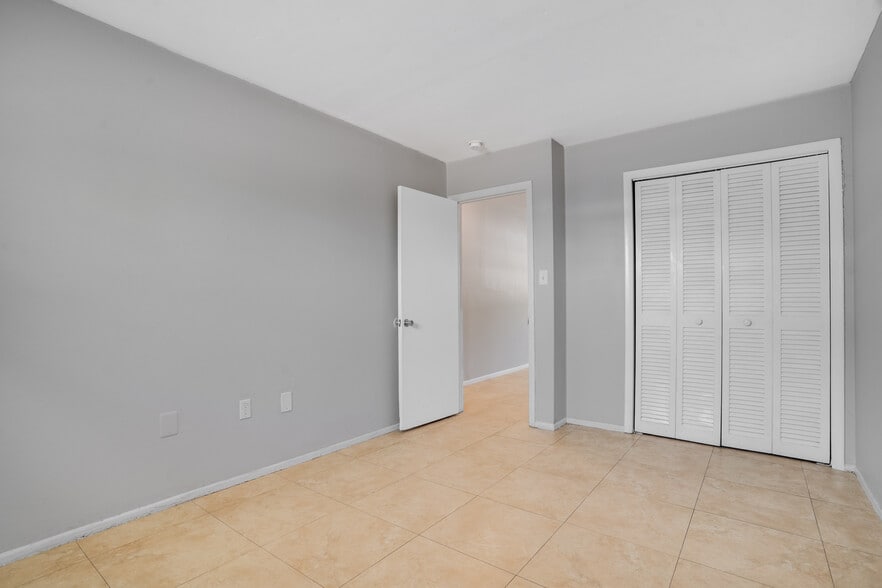 More Photos Of , Fort Myers Multifamily For Sale