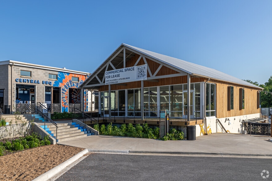 More Photos Of 517 W Martin Luther King Blvd, Fayetteville Restaurant For Lease