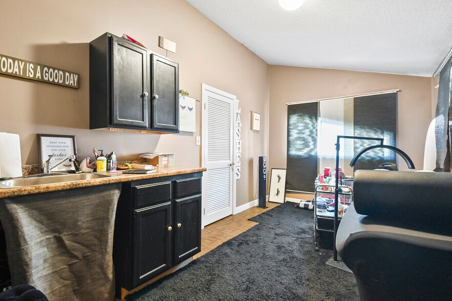 More Photos Of 194 Rockdale Ave, New Bedford Freestanding For Sale