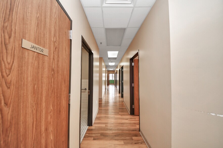 More Photos Of 3521 Town Center Blvd, Sugar Land Medical For Lease