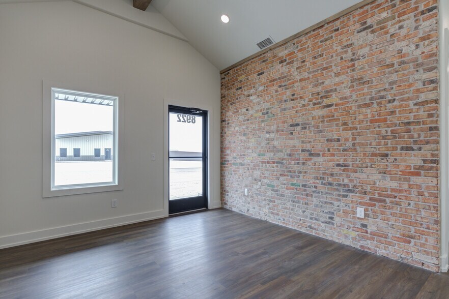 More Photos Of 8922 County Road 6820, Lubbock Warehouse For Sale