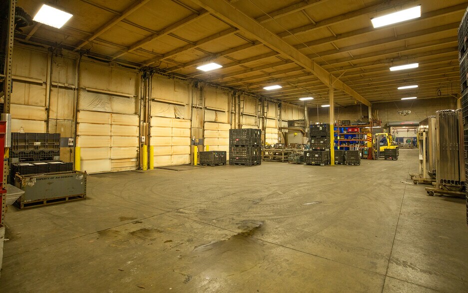 More Photos Of 1313 Airport Rd, Niles Distribution For Lease