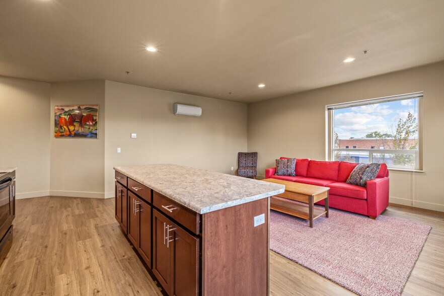 More Photos Of 125 S 6th St, Klamath Falls Flex For Sale