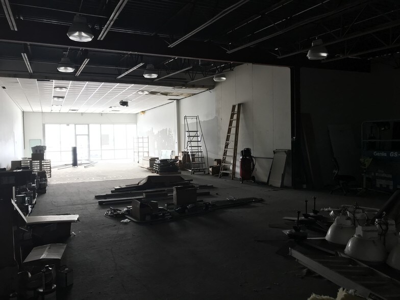 More Photos Of 4817 Broadway St, Quincy Storefront For Lease