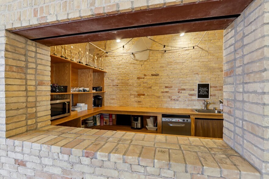 More Photos Of 101 Church St, Lake Mills Loft Creative Space For Sale