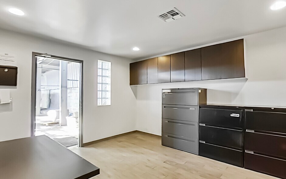 More Photos Of 3414 N 27th Ave, Phoenix Service For Sale