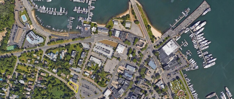 More Photos Of 16 Spring St, Sag Harbor Bank For Lease