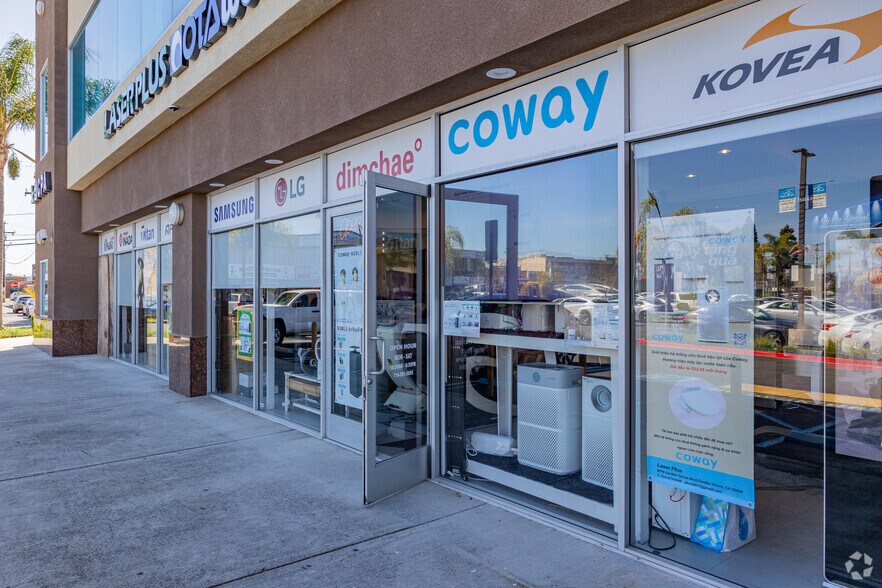 More Photos Of 9618-9622 Garden Grove Blvd, Garden Grove Unknown For Lease