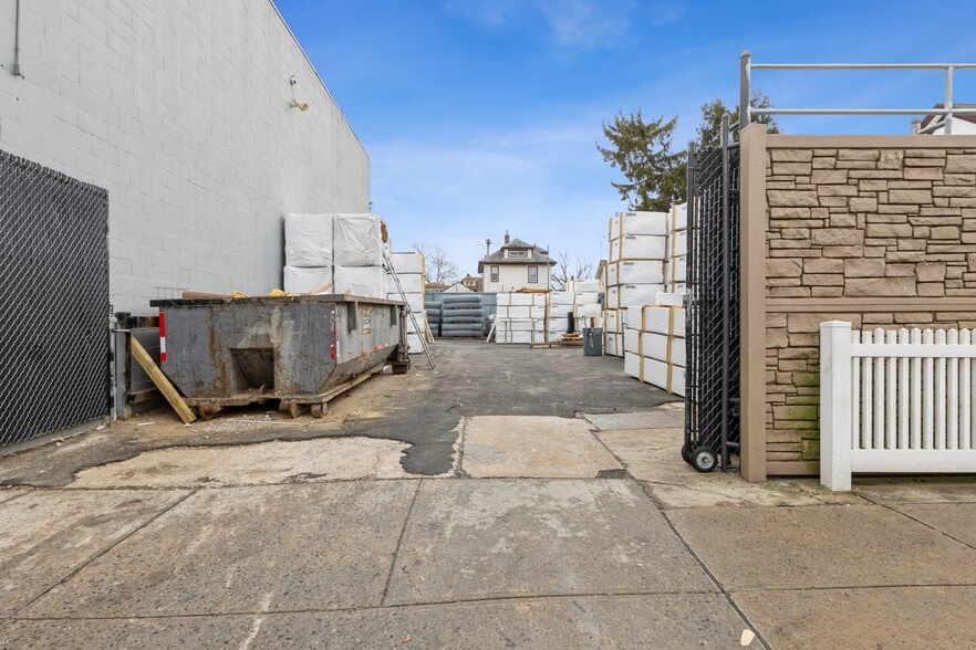 More Photos Of 138-27 247th St, Rosedale Showroom For Sale