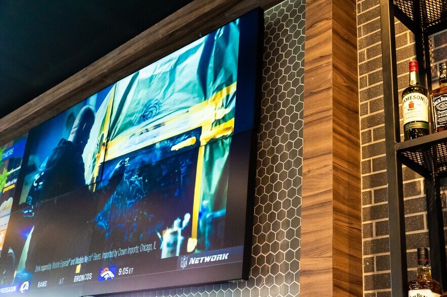 More Photos Of 6501 North Fwy, Fort Worth Restaurant For Sale