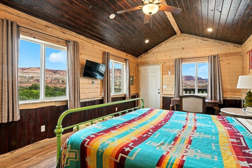 More Photos Of 2523 UT-24, Torrey Hotel For Sale