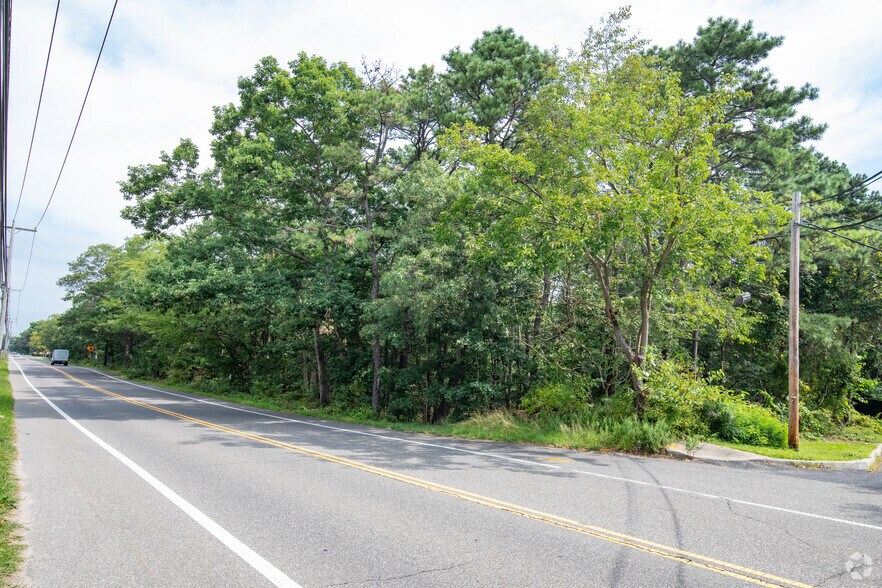 More Photos Of 1420 Lincoln Ave, Holbrook Land For Sale