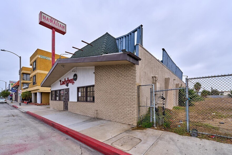 More Photos Of 15926 S Western Ave, Gardena Restaurant For Sale