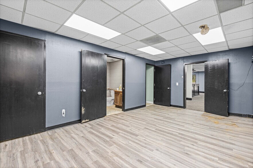 More Photos Of 21511 Van Dyke Ave, Warren Bank For Sale