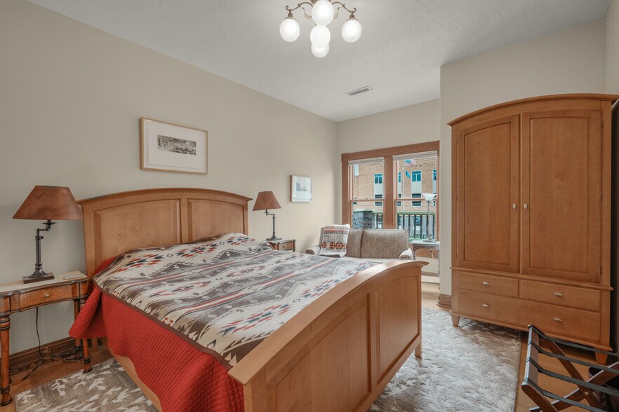 More Photos Of 233 SE 4th St, Pendleton Restaurant For Sale