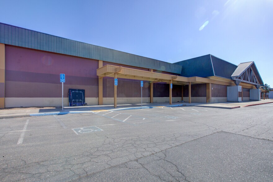 More Photos Of 2800 Sisk Rd, Modesto Storefront For Sale