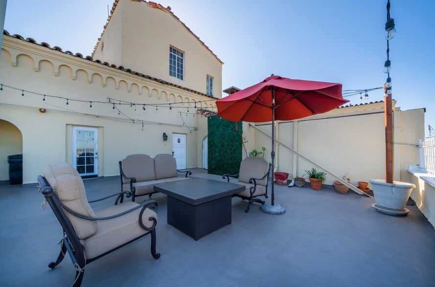 More Photos Of 2430 Ocean View Ave, Los Angeles Apartments For Sale