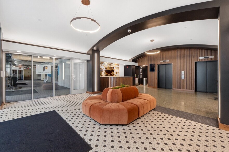 More Photos Of 1100 Market St, Chattanooga Office For Lease