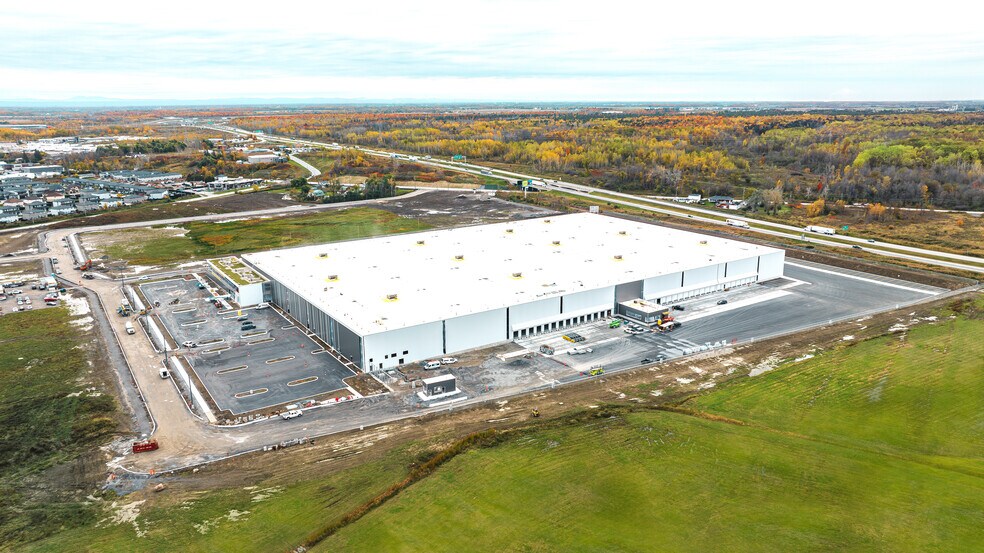 More Photos Of 3501 Rue De La Synergie, Vaudreuil-dorion Distribution For Lease