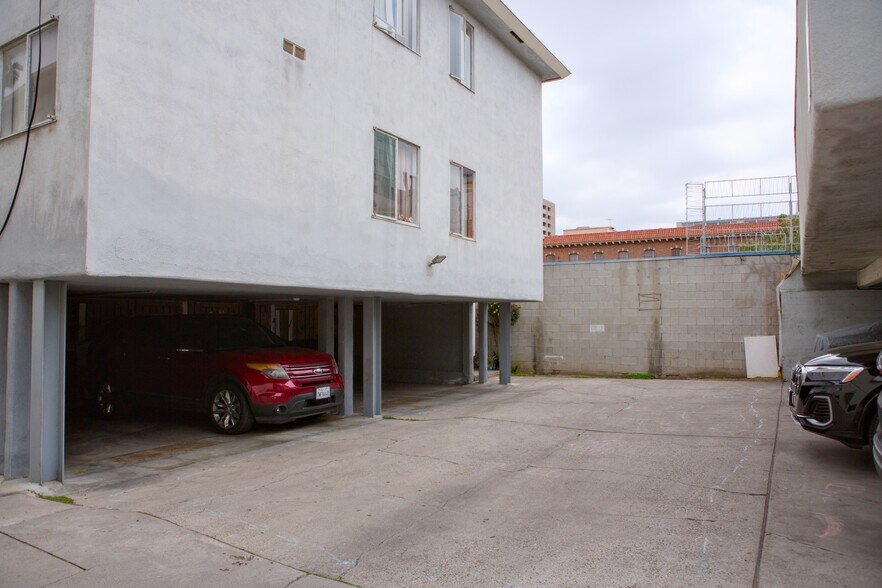 More Photos Of 541 Normandie Ave, Los Angeles Apartments For Sale
