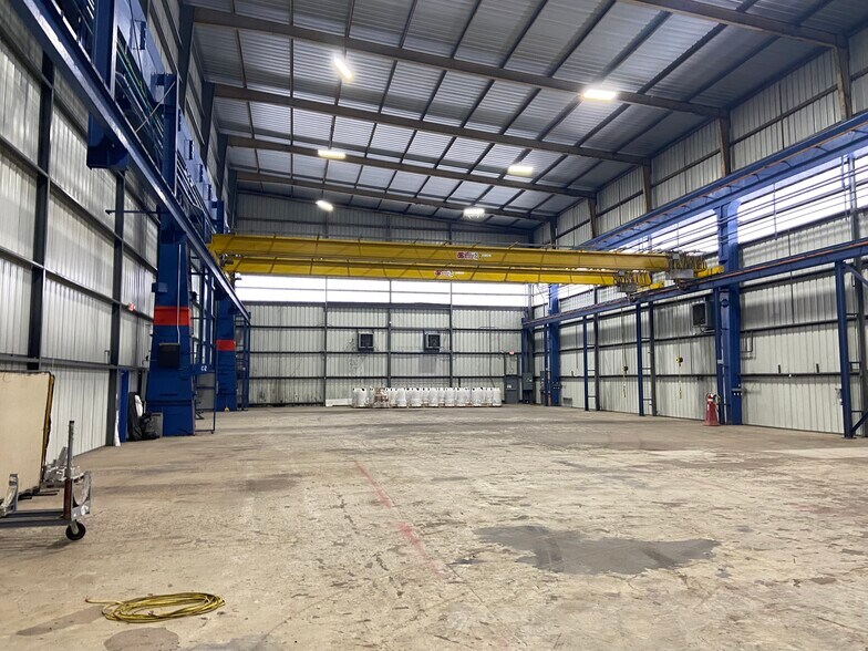 More Photos Of 10101 Bay Area Blvd, Pasadena Manufacturing For Lease