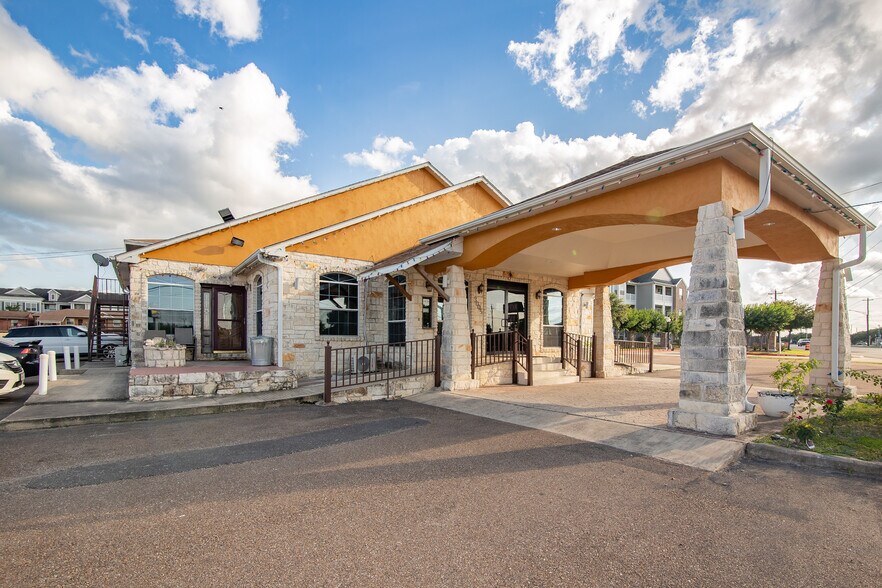 More Photos Of 3005 Houston Hwy, Victoria Hotel For Sale