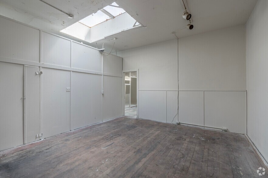 More Photos Of 410-420 NW 9th Ave, Portland Storefront For Sale
