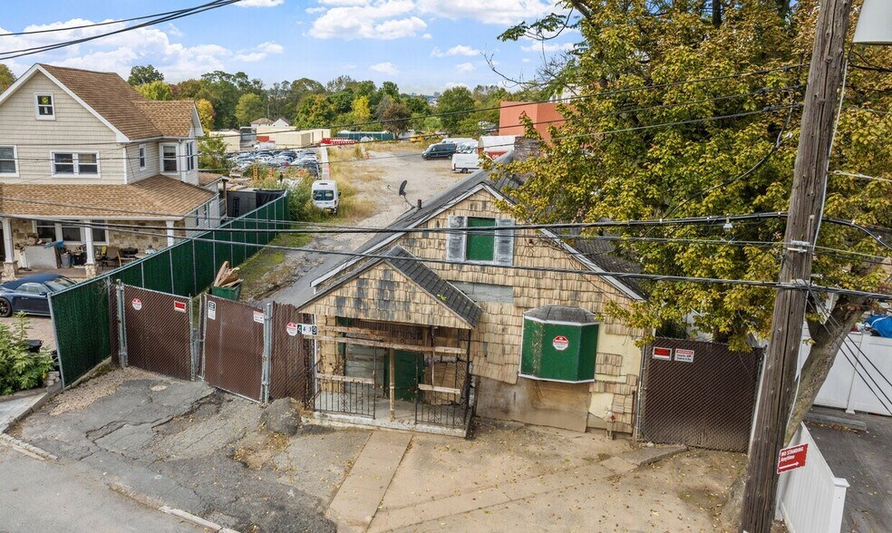 More Photos Of 4439 Arthur Kill Rd, Staten Island Warehouse For Sale