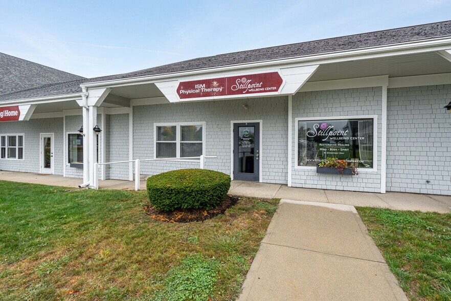 More Photos Of 29 Lafayette Rd, North Hampton Storefront Retail Office For Lease