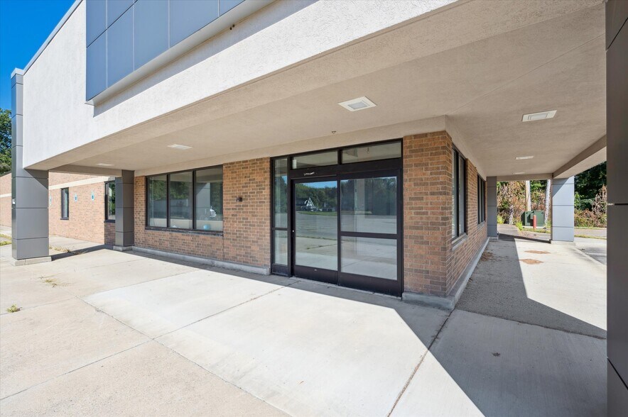 More Photos Of 2715 Wilmington Rd, New Castle Storefront For Lease