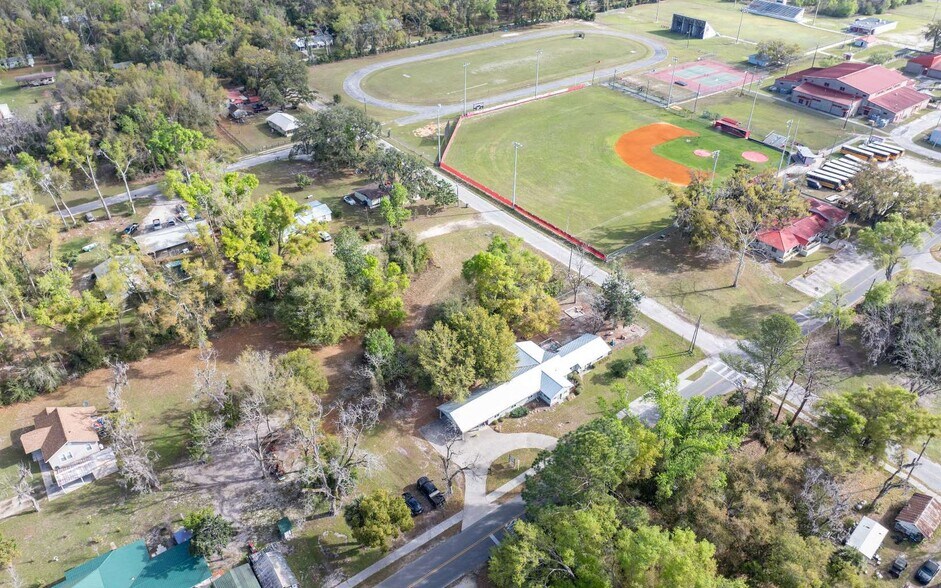 More Photos Of 311 NE Crawford St, Mayo Office For Sale