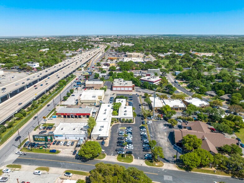 More Photos Of 4419 Frontier Trl, Austin Medical For Lease