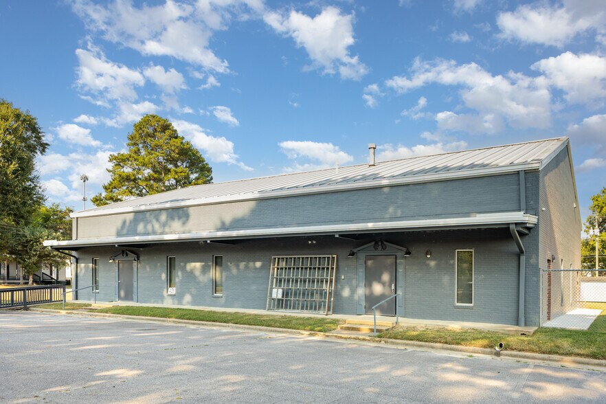 More Photos Of 420 Paul St, Rocky Mount Specialty For Lease