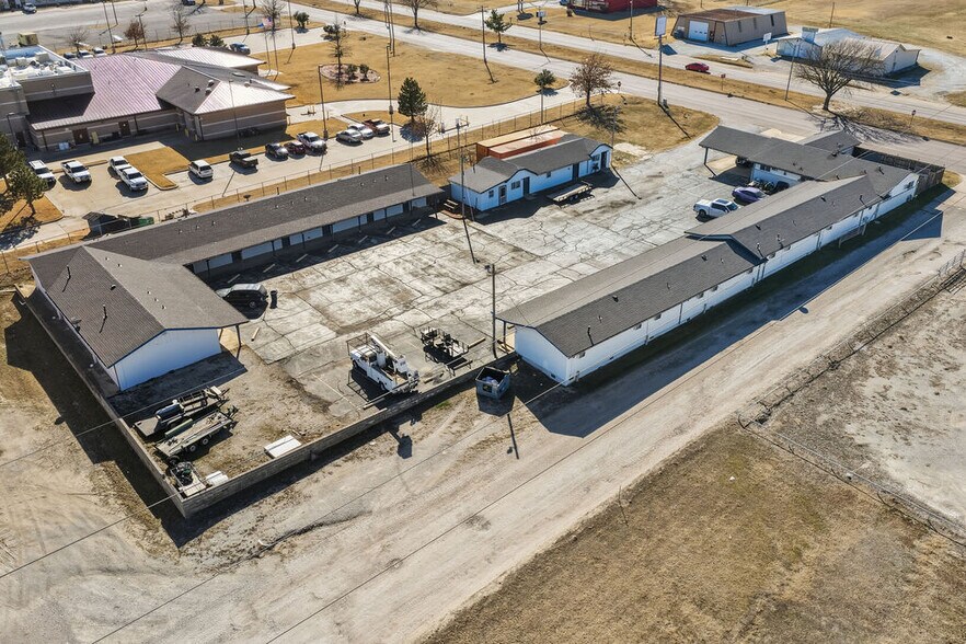 More Photos Of 1900 N Broadway Ave, Ada Hotel For Sale