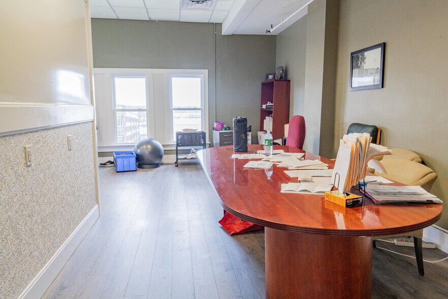 More Photos Of 496-498 Congress St, Portland Storefront Retail Office For Sale