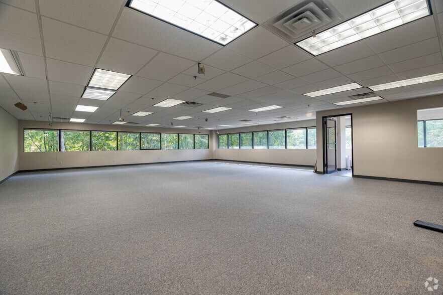 More Photos Of 181 New Rd, Parsippany Office For Lease