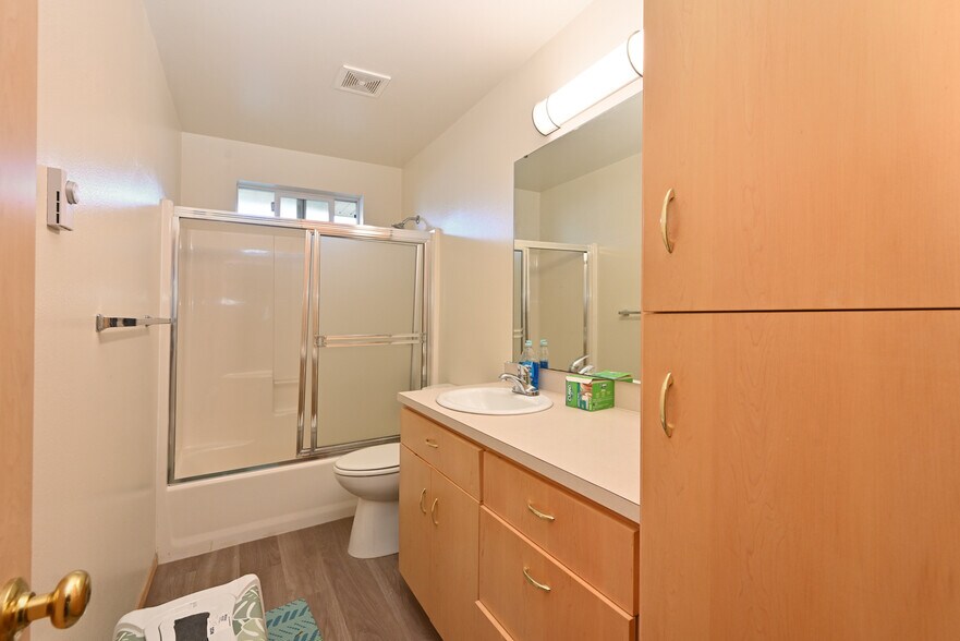 More Photos Of 3319 Oakes Ave, Everett Apartments For Sale