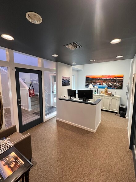 More Photos Of 819 Commercial Ave, Anacortes Office For Sale