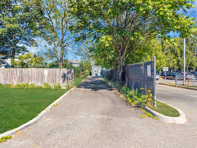 More Photos Of 14-18 Third E Ldl St, Patchogue Flex For Sale